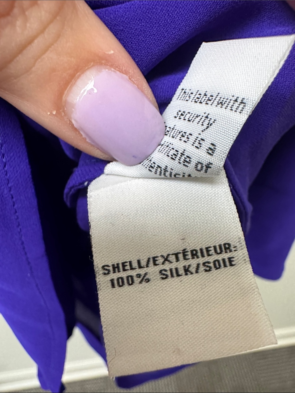 Diane Von Furstenberg 100% Silk Purple/Blue Popover Blouse, size 4 - Picture 4 of 6